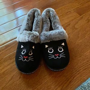 Bobs cute cat slippers, worn once!